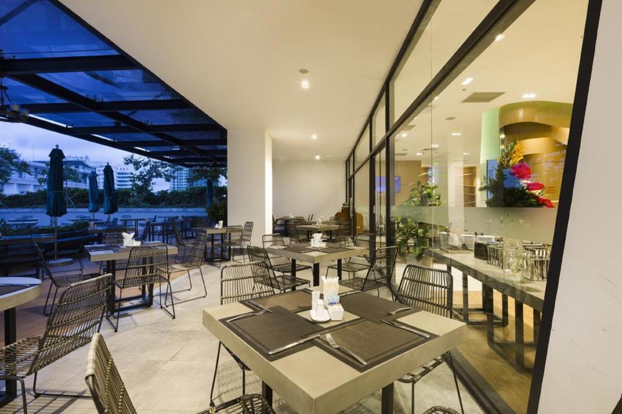 Parama Apartments Balcony Beachfront Nha Trang Buitenkant foto